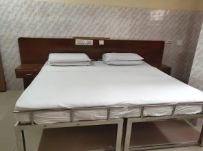 SPOT ON 82628 Mayura Guest House