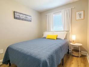Brand New, Fully Furnished, 3 Bedroom Cottage!