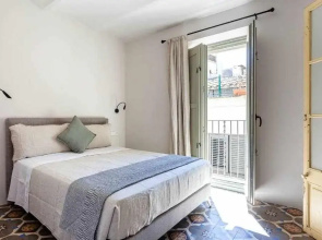 Velo Vern 3 Luxury penthouse w views of city wall