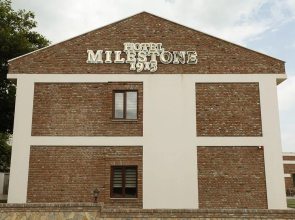 Hotel Milestone1915
