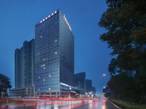 Daems Grand Hotel(Yuanjiang Rainbow island)