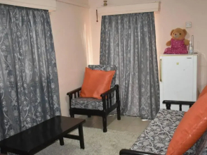 A peaceful and lovely 1 bedroom vacation Dina's little home