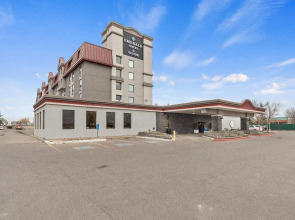 Emerald Hotel & Suites