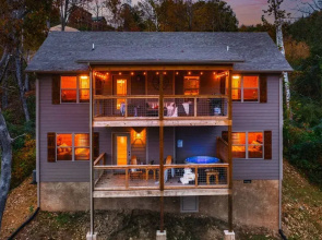 Stunning 4 4 Cabin Hot Tub Amazing Views