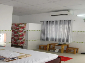 Huong Tuyet Motel