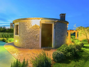 Lovely Holiday Home in Fazana With Swimming Pool