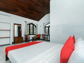 OYO 422 Sunnys Guest House