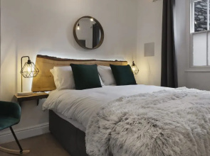 Windermere Central Hotel - Room 6