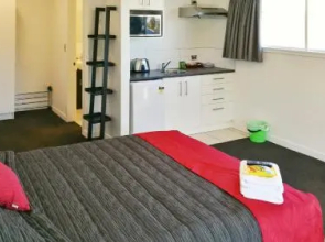 Hibernian Studio Apartments