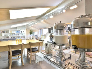 WITH U Hotel & Guesthouse