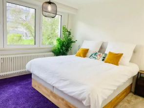 3 bedrooms in Center Terrace & Parking
