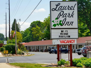 Laurel Park Inn