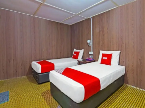 OYO 90675 Holiday View Inn