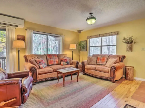 Creekside Retreat w/ Deck, 18 Miles to Wolf Ridge