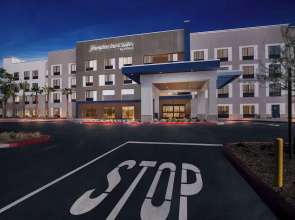 Hampton Inn & Suites Corona, Ca