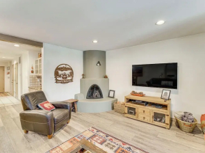Half Mi to Angel Fire Resort: Townhome w/ Grill!