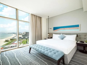 Th8 Palm Dubai Beach Resort, Vignette Collection, by IHG