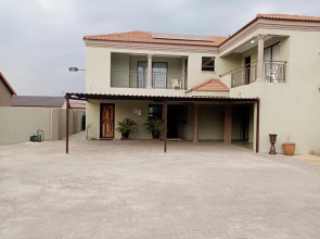 Jubie's Guest Lodge