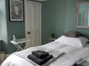 The Strand 61
