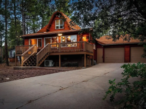Large Yard w/ Fire Pit: Show Low Cabin