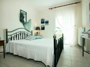 Menexe Apartments-Kelyfos