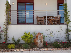 PhenΩmena Apartments