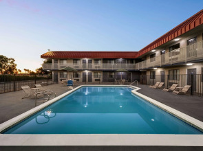 Days Inn by Wyndham Fresno South