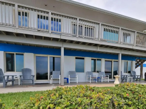 Driftwood Beach Motel