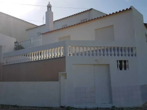 Lagoa 5 bed house- Red Ba Accomm UK