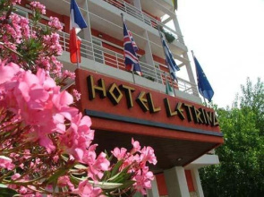 Hotel Letrina