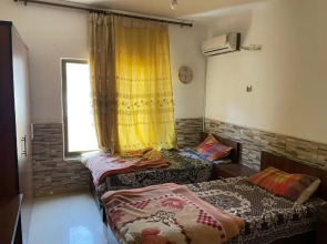 Studio next to Queen Rania St, well served area