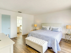 1 Mi to Downtown Lake Placid: Waterfront Retreat!