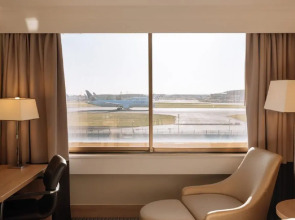 Renaissance London Heathrow Hotel