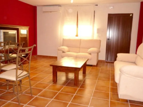 House With 6 Bedrooms in Villamiel, With Wonderful Mountain View and Enclosed Garden