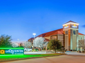 La Quinta Inn & Suites by Wyndham Eastland