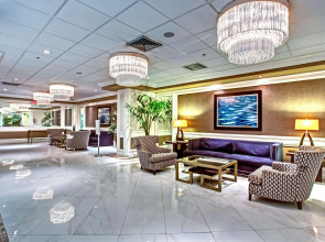 DoubleTree by Hilton Grand Hotel Biscayne Bay