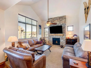 Luxury Condo #531 Near Resort, Pool, Club House & Hot Tub - FREE Activities & Equipment Rentals Daily