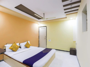 SPOT ON 66277 Hotel Sarovar Guest House