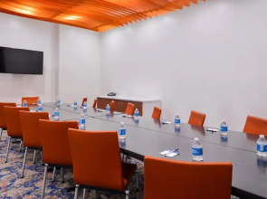 Holiday Inn Express New Orleans - St Charles (ex Modern Hotel)