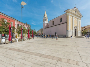 Beautiful Decorated Apartment With sea View Near the Olive Groves and the sea