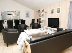 Elite Holiday Home in Vinderup With Private Pool