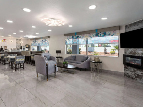 Super 8 by Wyndham Prattville Montgomery