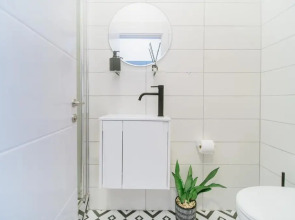 Monochrome Rothschild - Smart Hotel by Loginn Tel Aviv