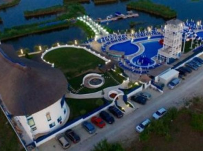 Peninsula Resort