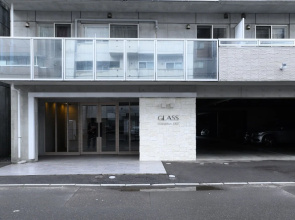 Glass Yamahana East
