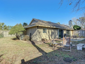 Northeast Wilmington Home ~ 5 Mi to Beach!