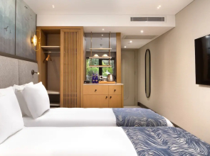 Bentley Hotel Old City