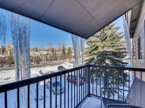 Central Steamboat Condo: Outdoor Hot Tub & Pool!