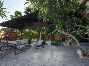 Villa Lilienne - Tranquil Escape With Private Garden Balcony