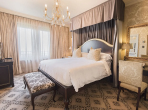 Palazzo Hotel